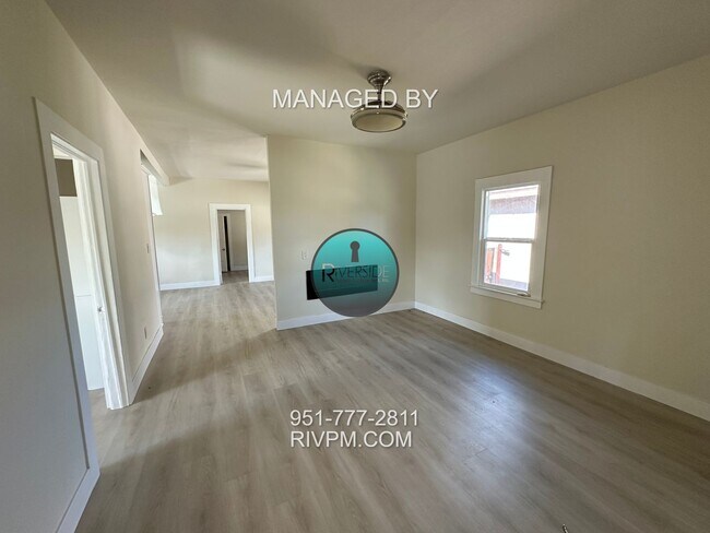 Building Photo - Beautifully Updated 2-Bed, 2-Bath Riverside Home on a Huge Lot!