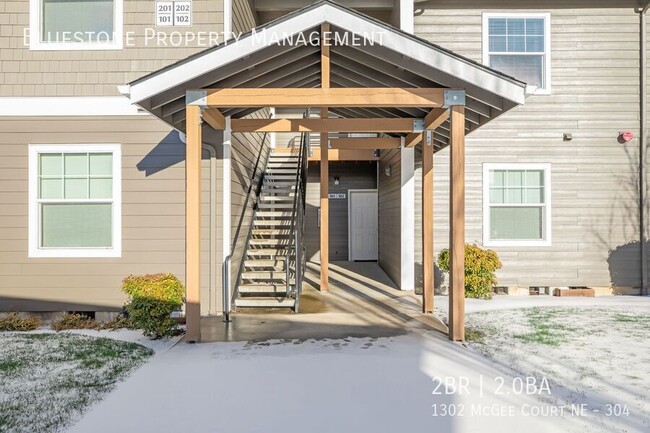 Building Photo - 1302 Mcgee Ct NE