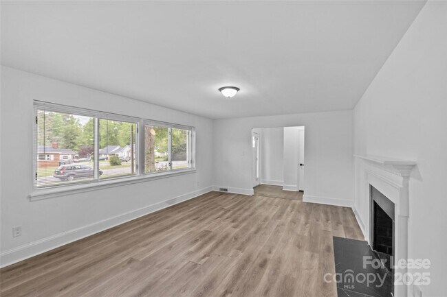 Building Photo - 1601 Gambia St