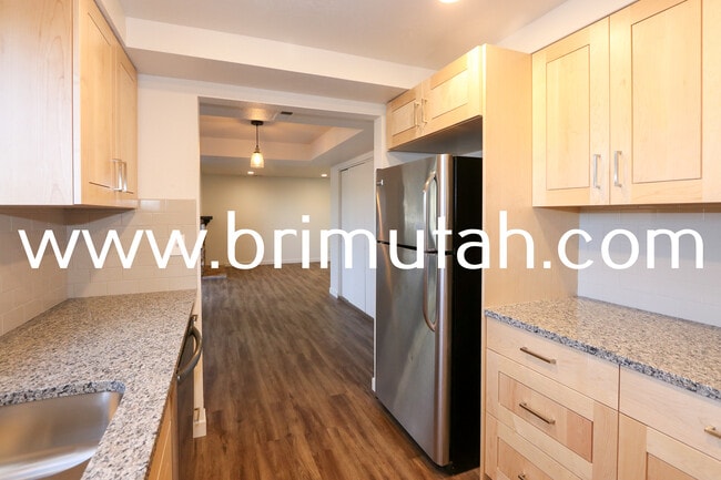 Building Photo - 3685 E 3820 S
