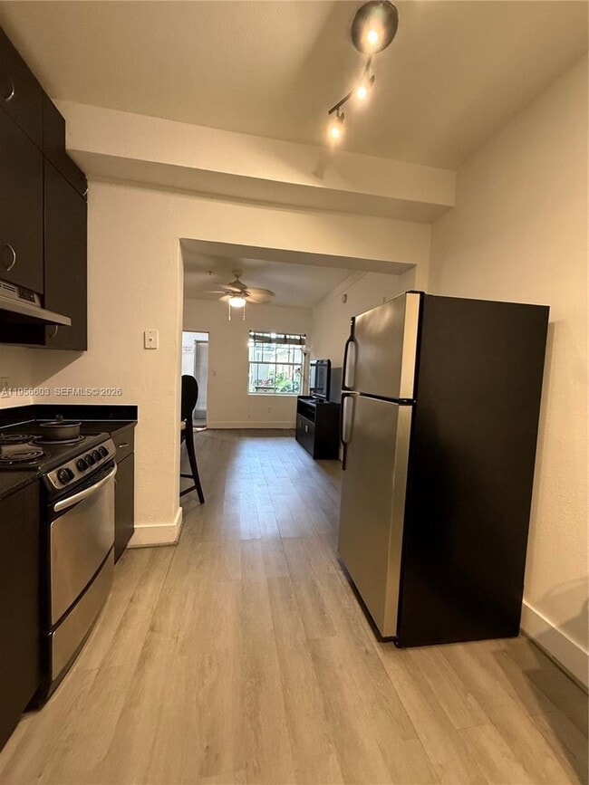 Building Photo - 1330 Pennsylvania Ave