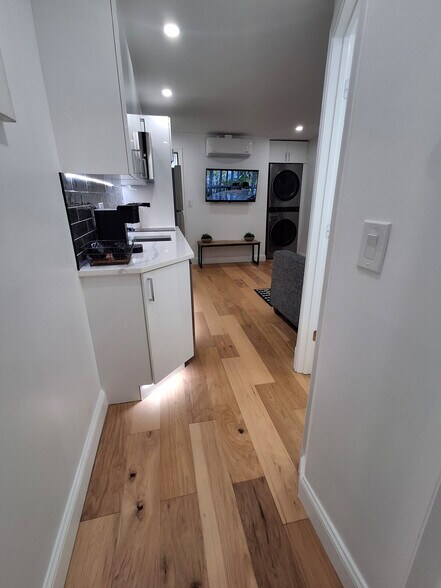 Building Photo - 17 Mt Pleasant Ave