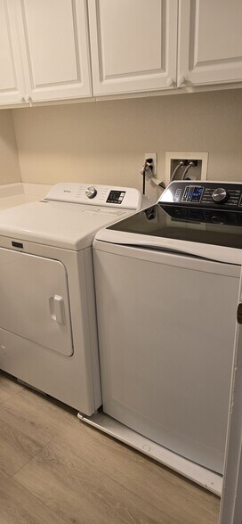 Building Photo - 395 Plaza Calimar