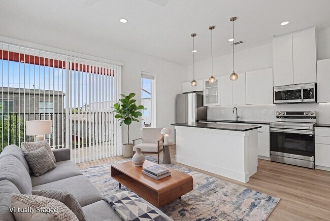 Building Photo - 2217 N Fitzhugh Ave