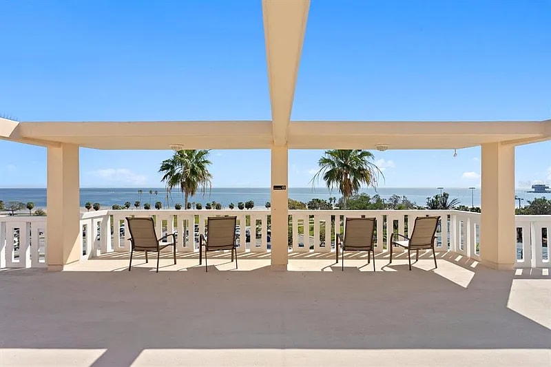 Building Photo - 1200 N Shore Dr NE