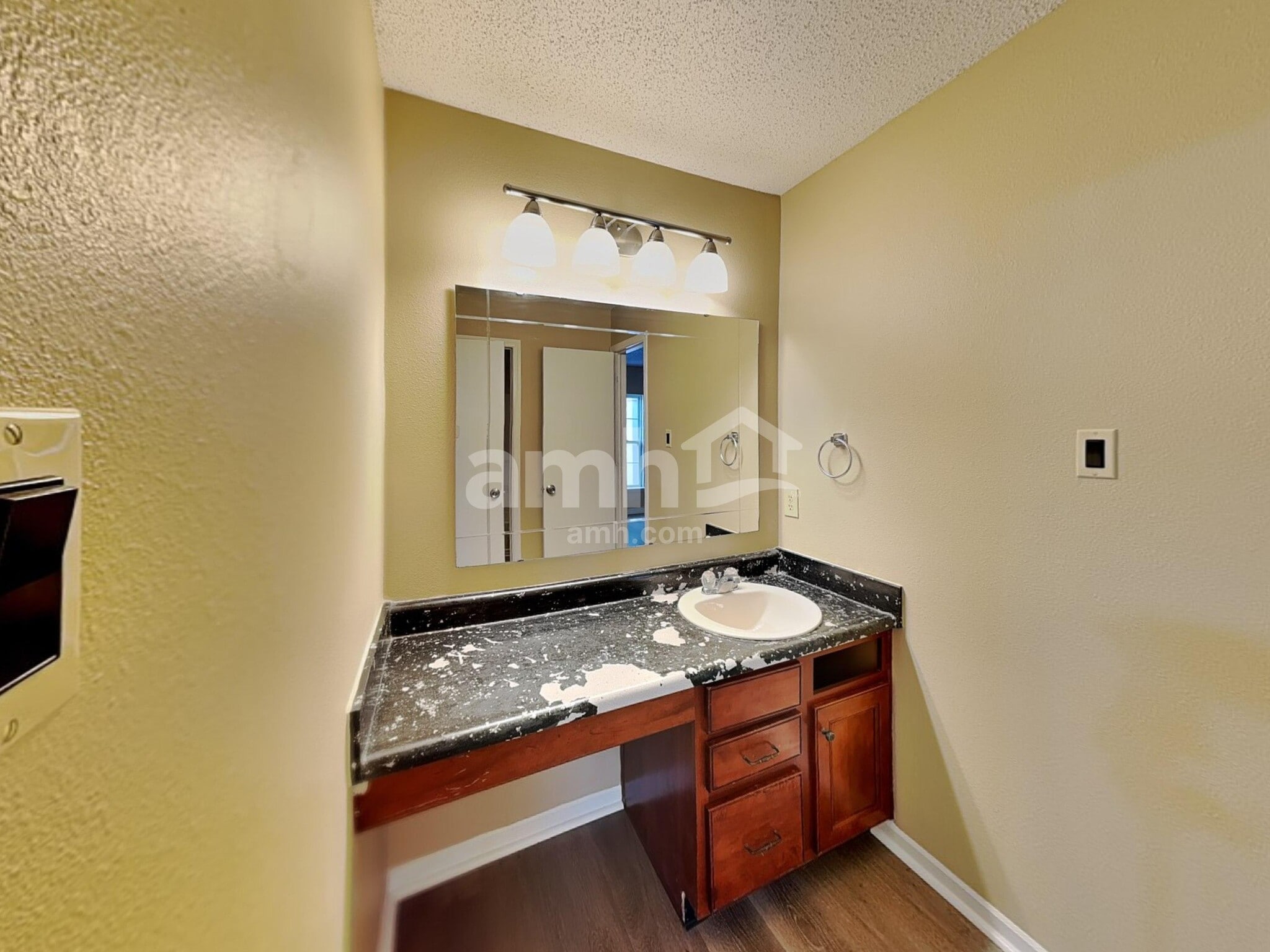 Building Photo - 10709 McClain Dr