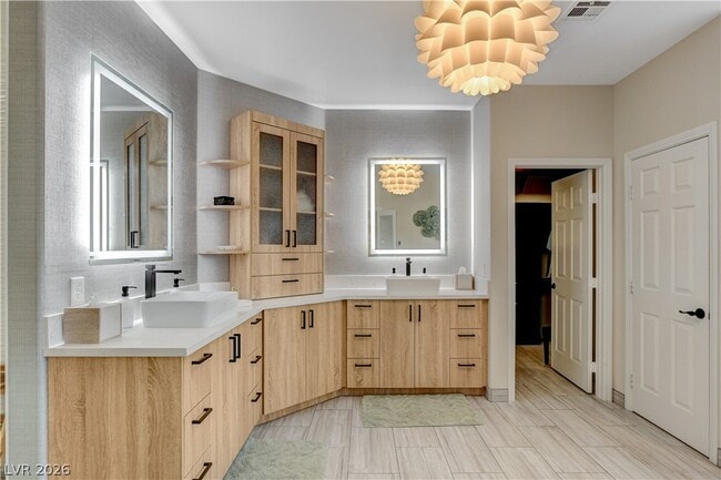 Building Photo - 1409 Palantine Hill Dr