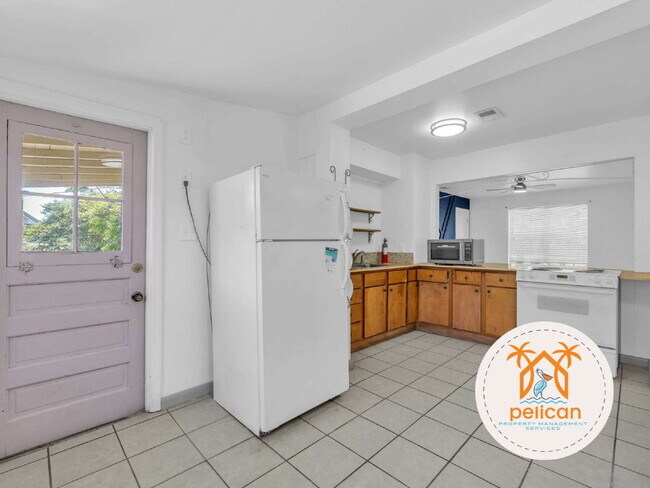 Building Photo - Rental Home in Desirable Navy Point Area