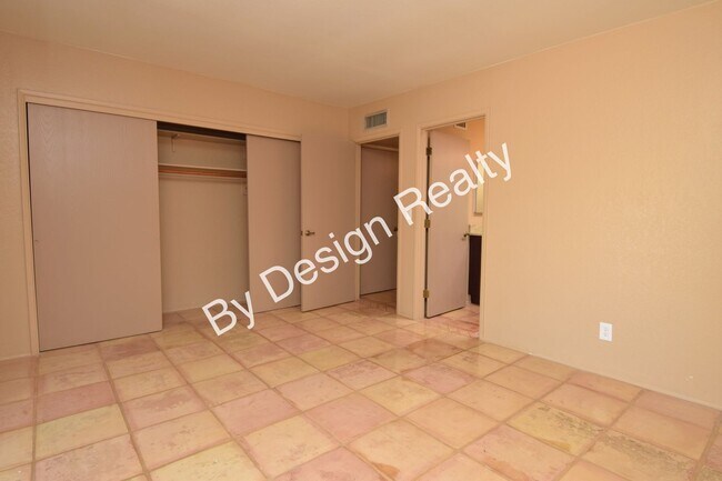 Building Photo - Updated Sunrise at Presidio 2 Bed 2 Bath Townhome