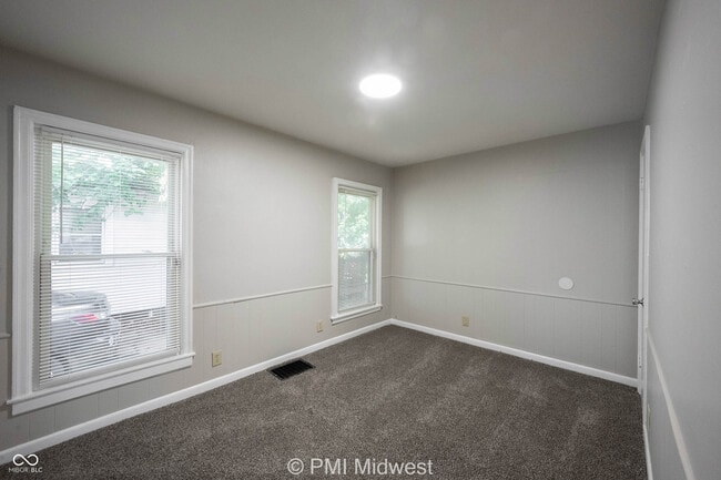 Building Photo - 4615 Caroline Ave