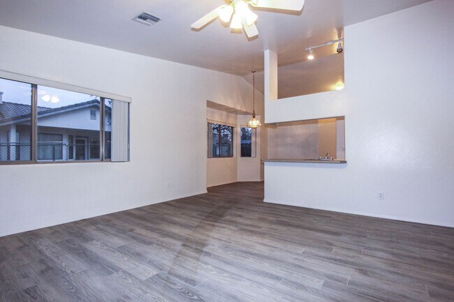 Building Photo - 4531 N Spring Dr