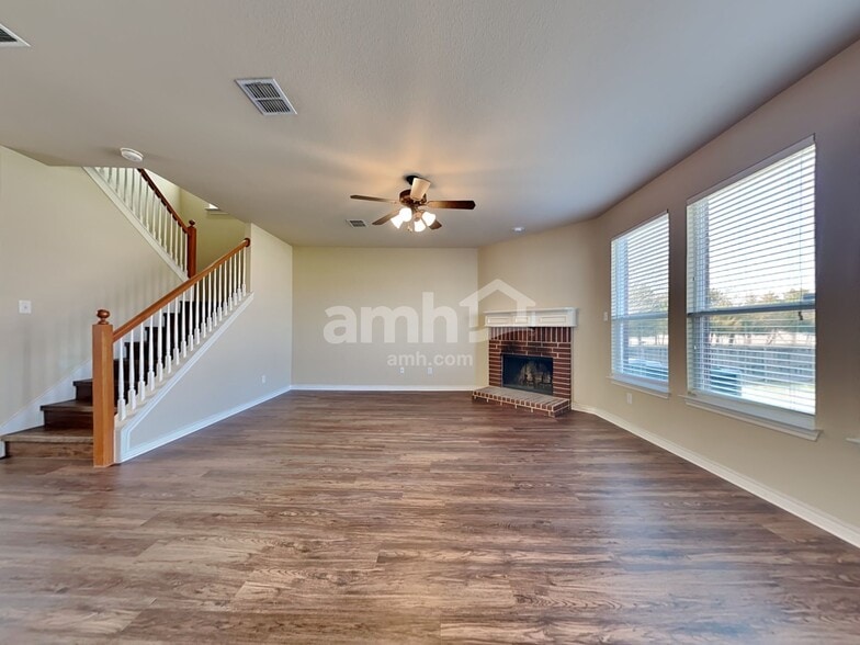 Building Photo - 1703 Chadwick Dr