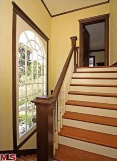 Building Photo - Hancock Park Duplex Upper Unit!