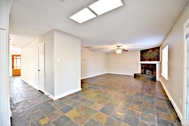 Building Photo - 511 Cripple Creek Rd