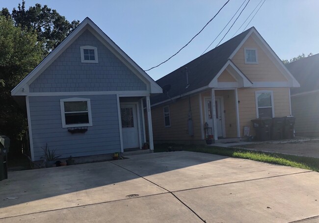 Building Photo - Adorable 2 Bed 1 Bath Home