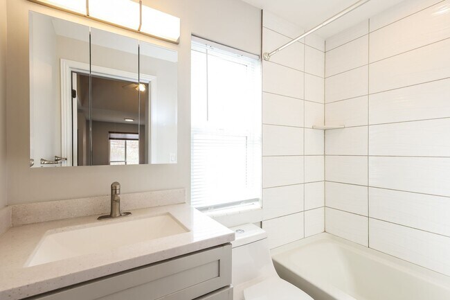 Building Photo - Sullivan Duplex