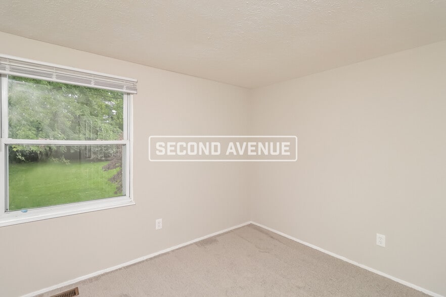 Building Photo - 564 Carnival Dr