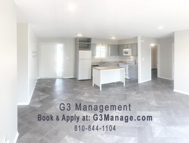 Building Photo - 570 E Marr Rd