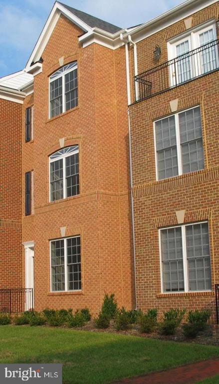 Building Photo - 705 Vestal St