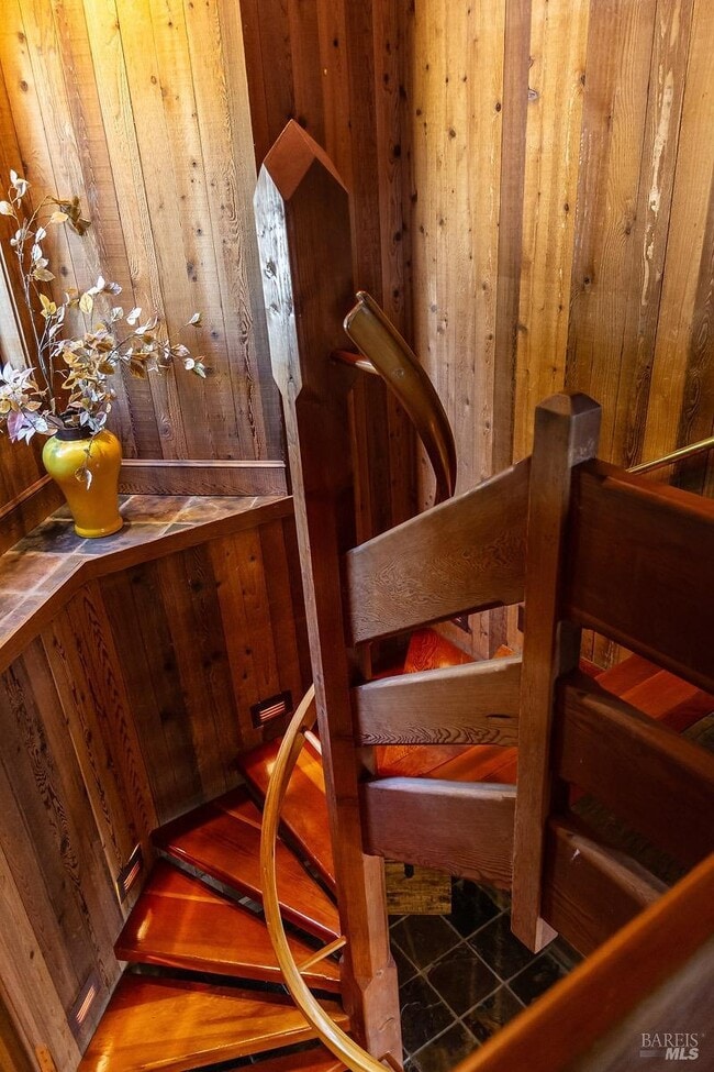 Building Photo - 1100 Bayhills Dr