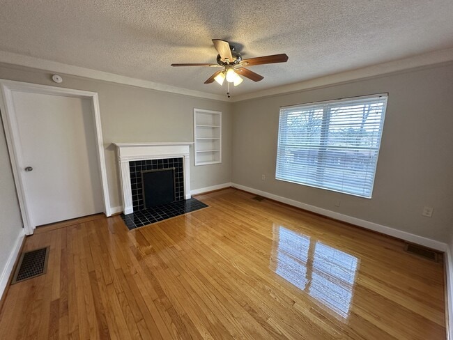 Building Photo - 637 Blanton Ln