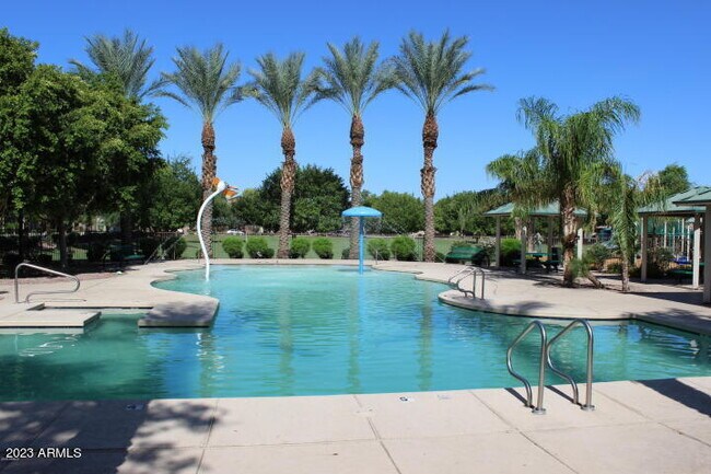 Building Photo - 1927 N 78th Dr