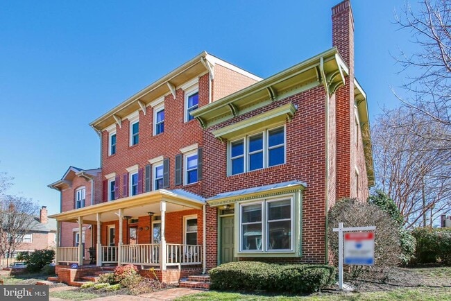Building Photo - 1525 Oronoco St