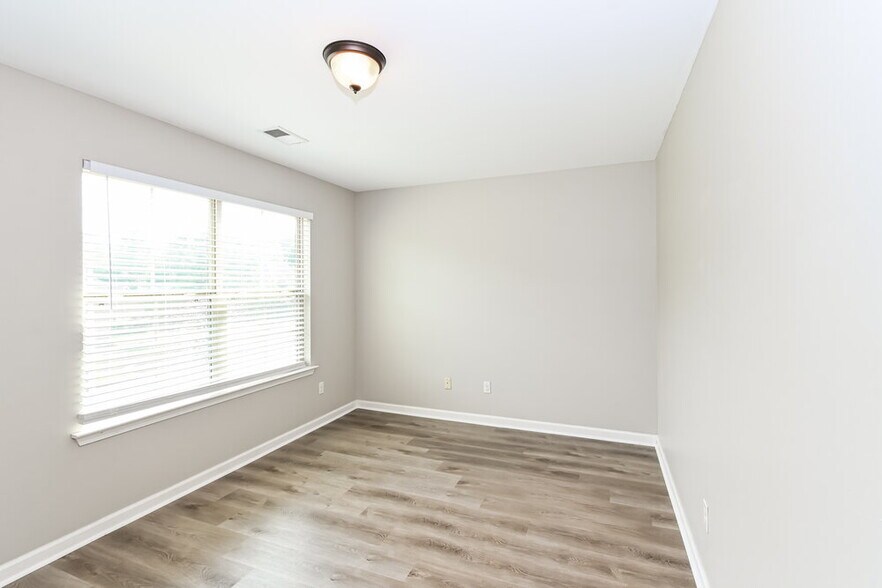 Building Photo - 6092 Vera Ln