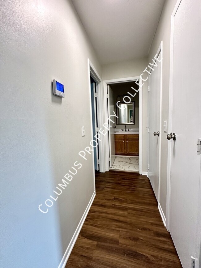 Building Photo - 906 S Spring Rd