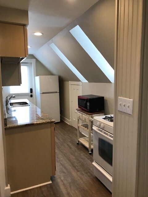 Kitchen wide view - 1339 N Nevada Ave