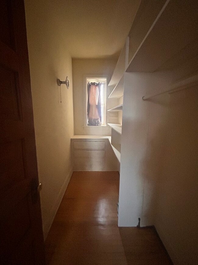 Building Photo - 4258 N Damen Ave