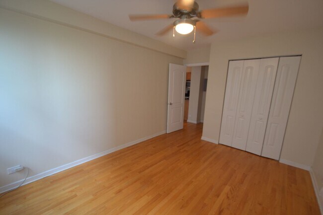 Building Photo - 4180 N Marine Dr