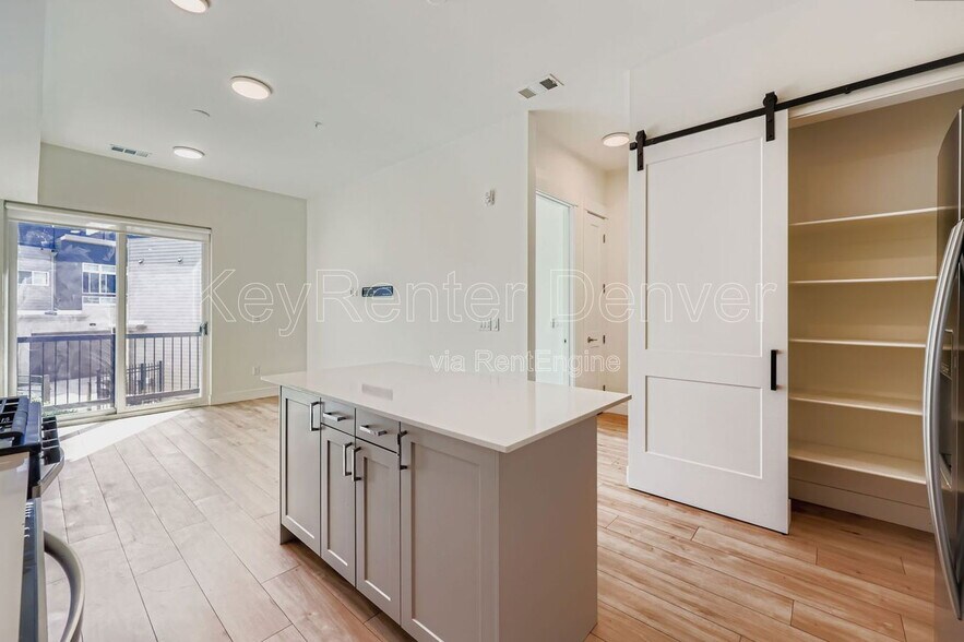 Building Photo - 2876 W 53rd Ave