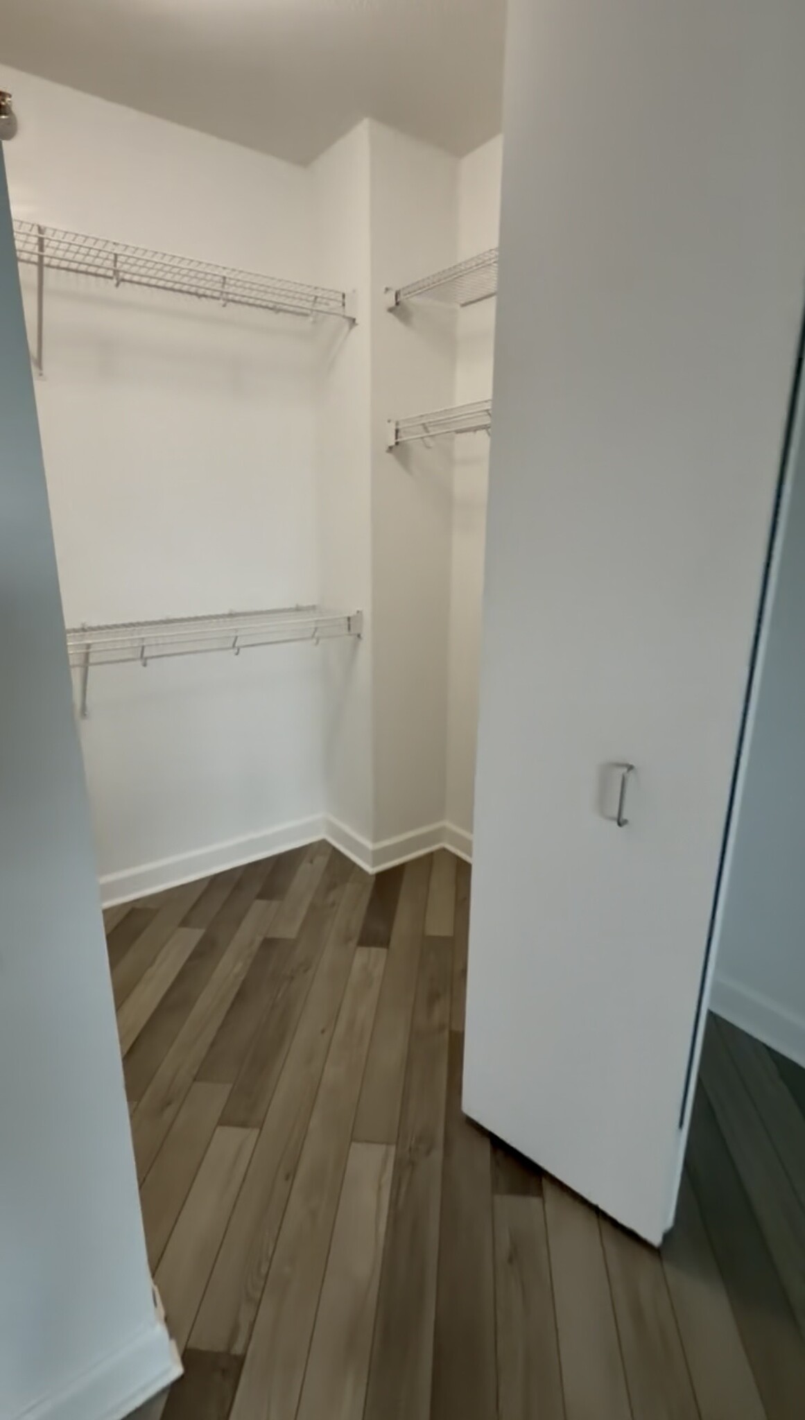 Building Photo - 400 N La Salle Dr