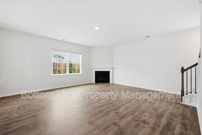 Building Photo - 413 Tucana St