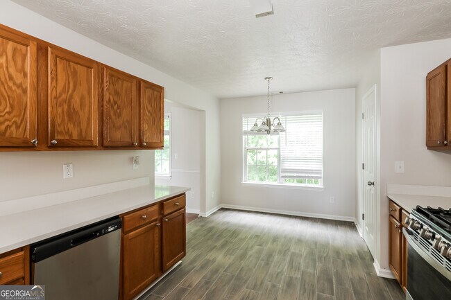 Building Photo - 2041 Gates Ct