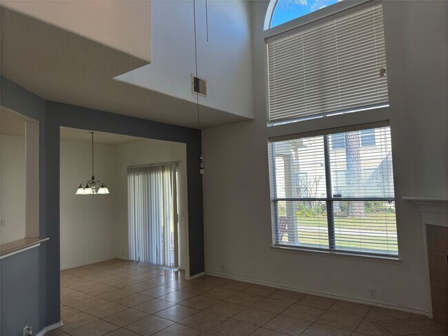 Building Photo - 13600 Breton Ridge St