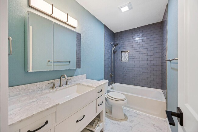 Building Photo - 1016 Monticello Dr