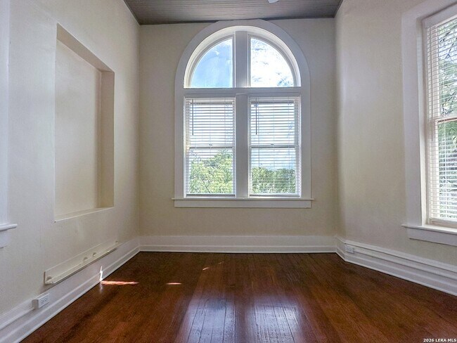 Building Photo - 245 Losoya St