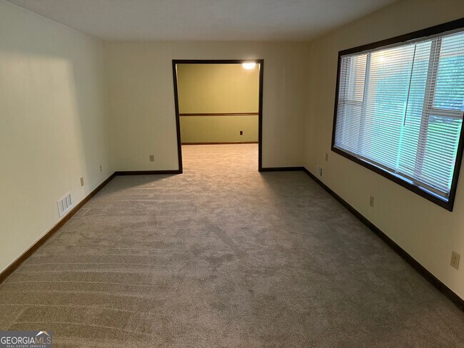 Building Photo - 5254 Deer Run Dr SW