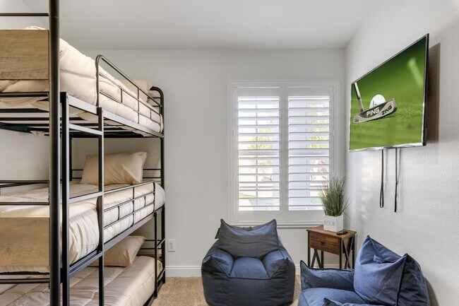 Building Photo - 4525 E Angela Dr