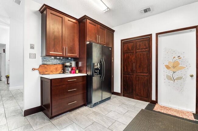 Building Photo - 8541 NW 51st Ct
