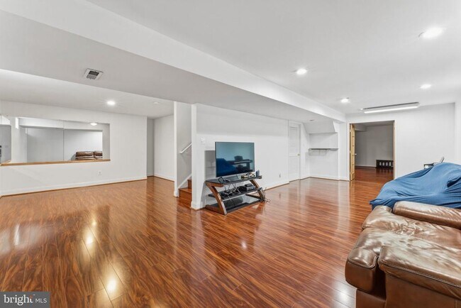 Building Photo - 7887 Cranford Farm Cir