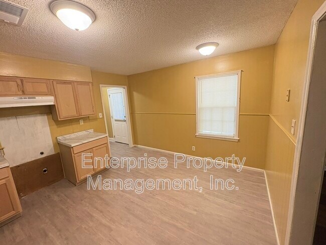 Building Photo - 3182 Casann Cove