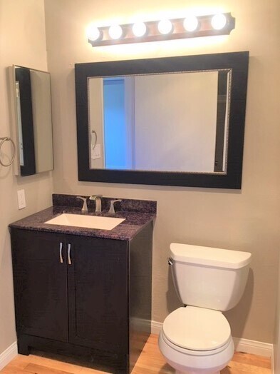 Building Photo - COMING SOON! Light & Bright 1 Bedroom/1 Ba...