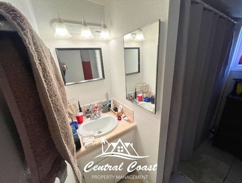 Building Photo - 0 W Park Ave