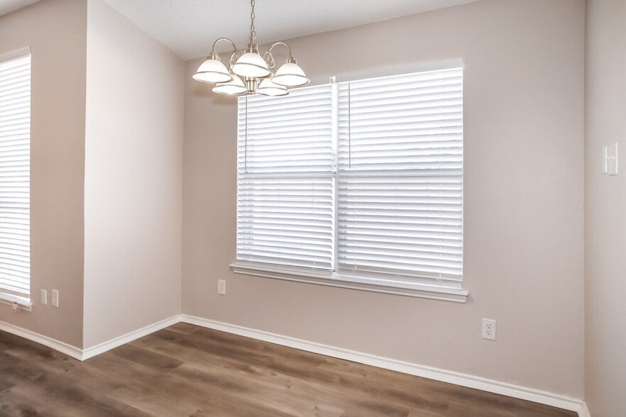 Building Photo - 321 Candlestick Trail