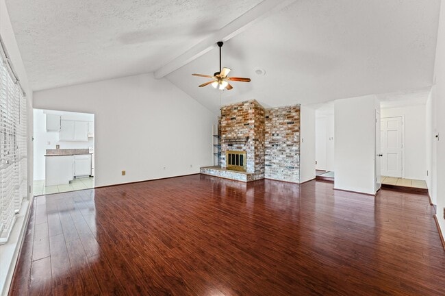 Building Photo - 1502 Ashmore Dr