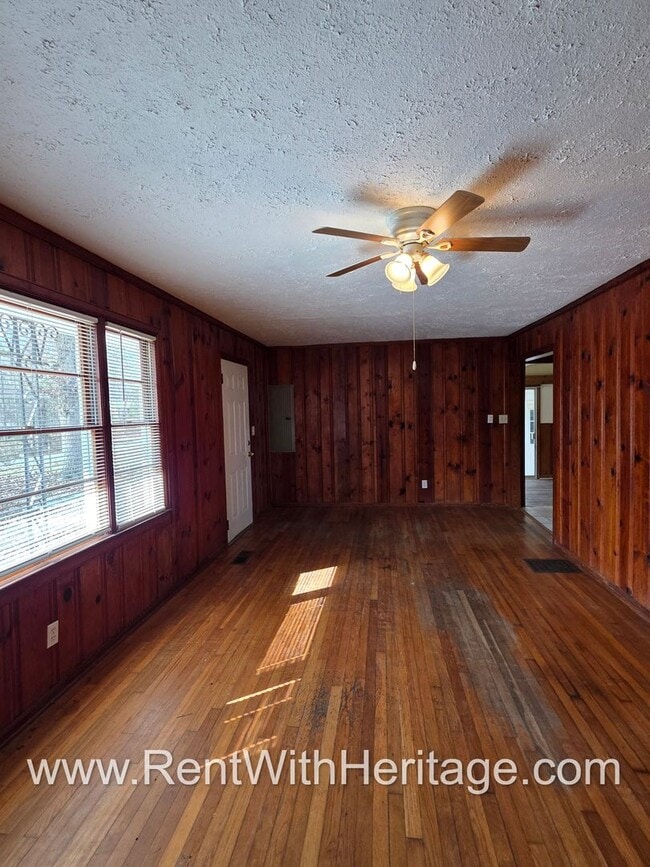 Building Photo - AWESOME RANCH HOME/ TOTAL ELECTRIC /2 LIVINGROOMS / ALMOST HALF ACRE / GREAT LOCATION/ POPULAR BR...