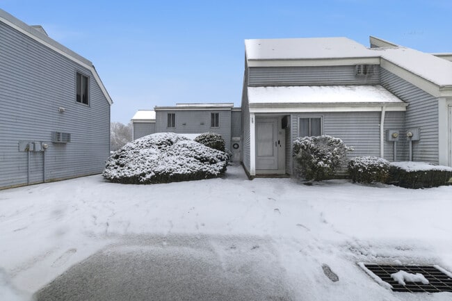 Building Photo - 60 Cinnamon Spring